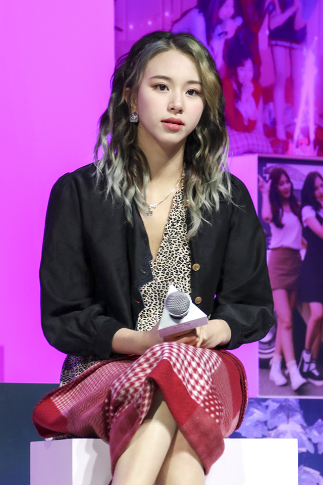 채영 트와이스 나이 프로필 키 숏컷 실물 고화질 화보 단발 과거 레전드 타투