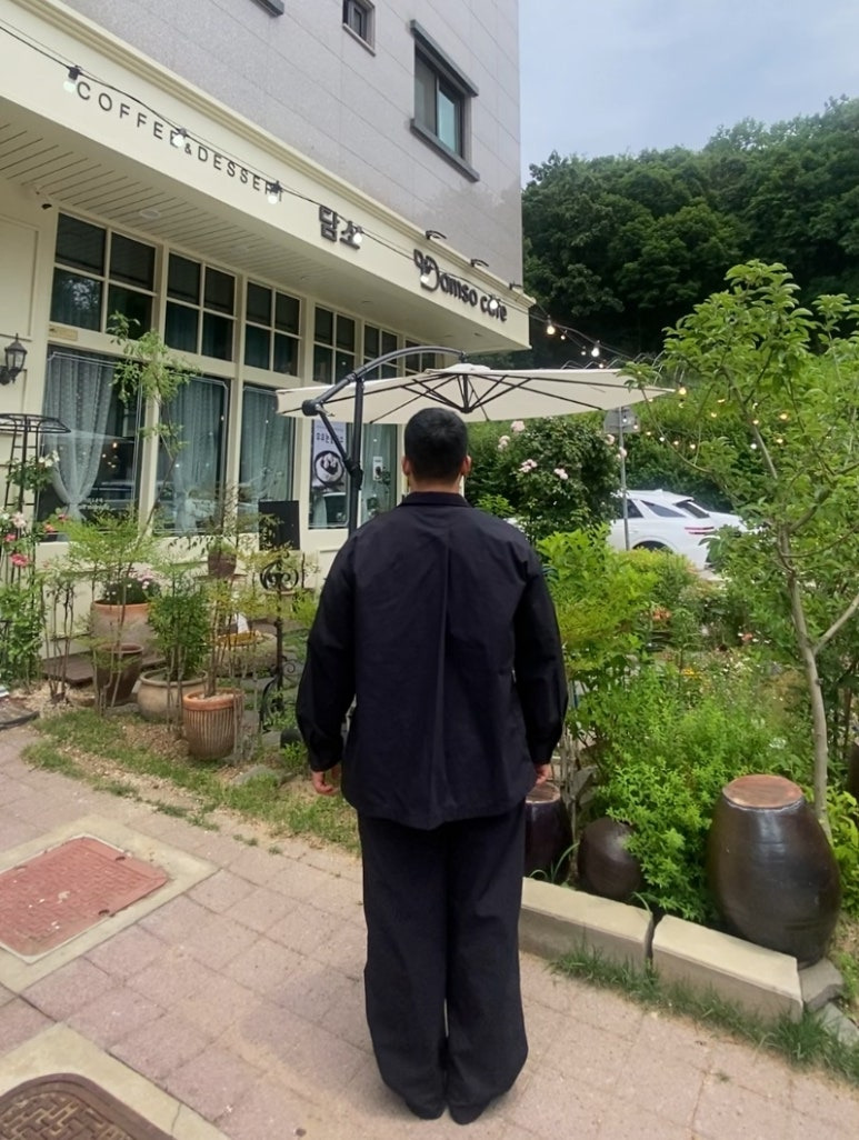 데일리룩('26. 6. 3.)오클리 선글라스 아이자켓 리덕스, 지유 X 엔지니어드 가먼츠 코드레인 재킷 팬츠 셋업, 쿨탠다드 티셔츠, 반스 체커보드 슬립온