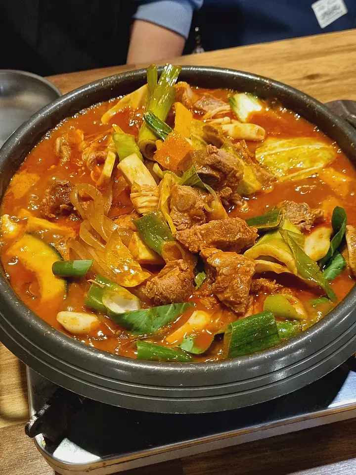 홍대 망원역 갈비찜 맛있는 술집 매운갈비찜 갈비찜의 신세계 맛집 추천