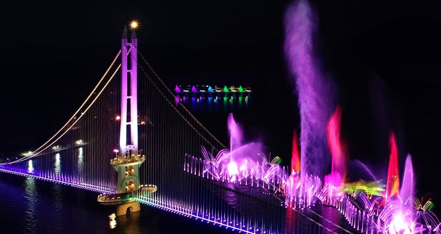 예당호출렁다리 분수쇼