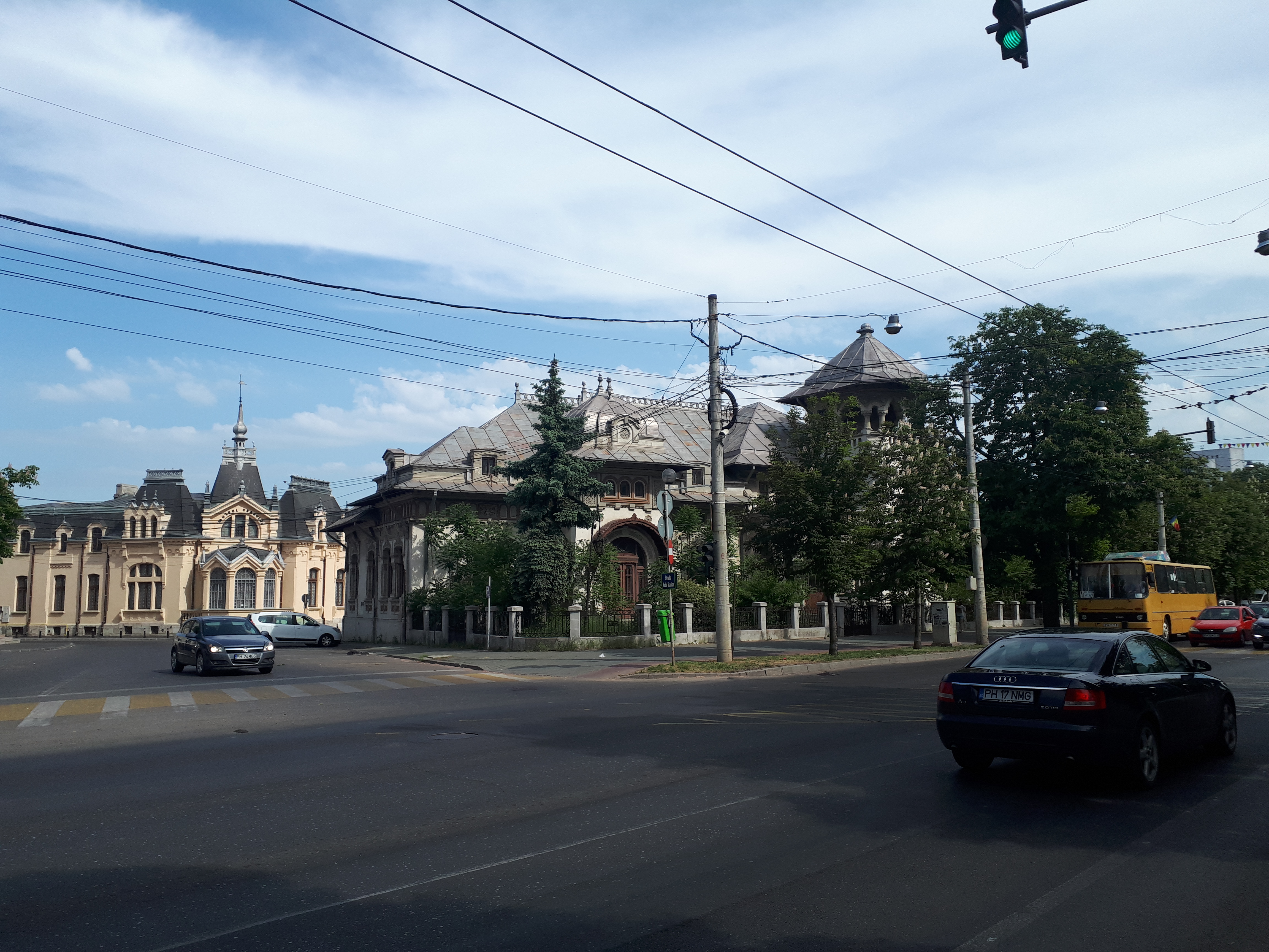 루마니아 플로이에쉬티 멀리 보이는 시계 박물관