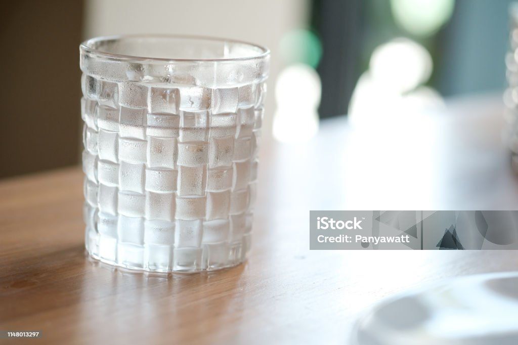 아침 물한잔이 몸을 바꾸는 이유-하루를 깨우는 간단한습관