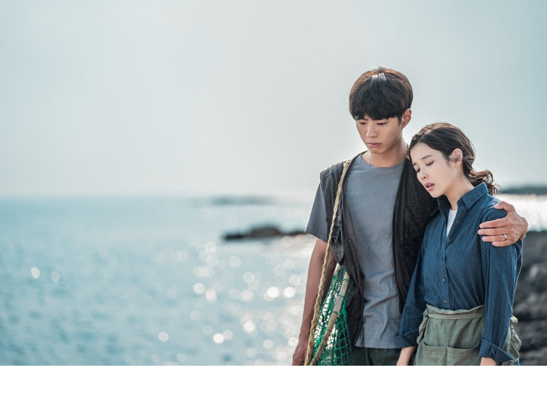 제주 바다에서 폭삭 속았수다 주인공들이 찍은 사진