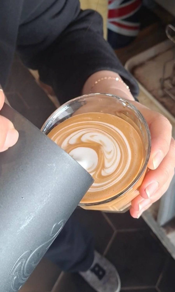 라떼아트 시연중