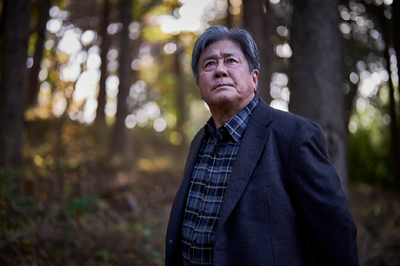 배우 최민식이 &#39;파묘&#39;를 통해 오컬트 미스터리 도전에 나서고 있다. [사진=(주)쇼박스]