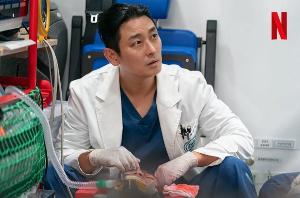 백강혁(주지훈)