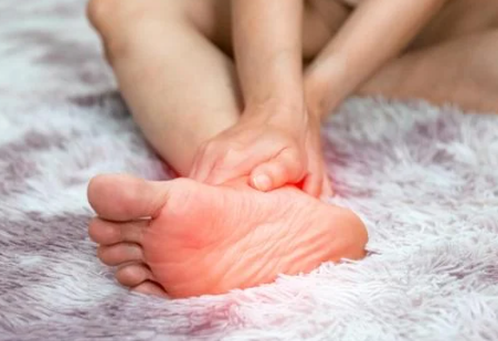 발바닥통증의 원인과 부위별 설명 병원 선택 정보