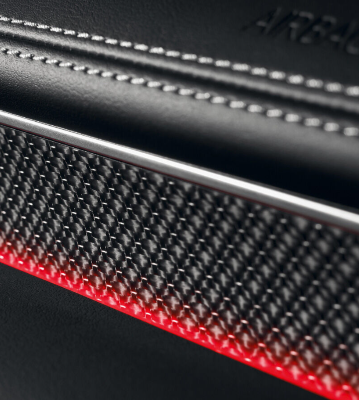 제네시스 G80 vs 경쟁 모델 비교: BMW 5시리즈&#44; 벤츠 E클래스와 어떤 차이가?