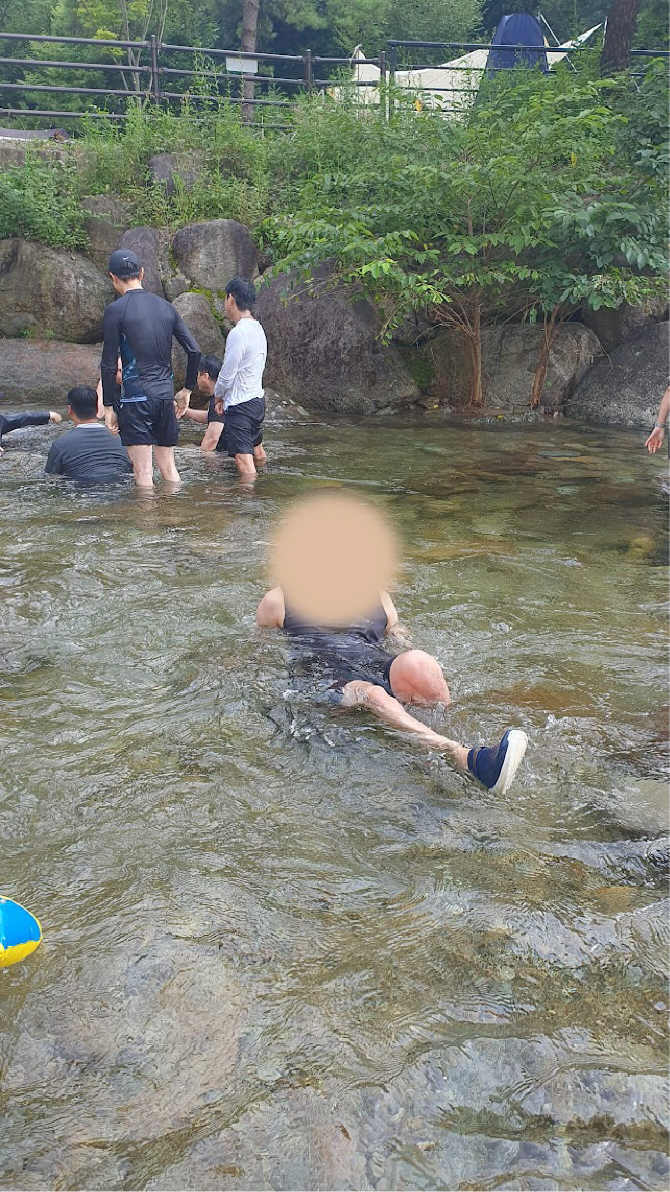 다리안 캠핑장 계곡