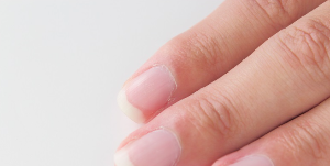 손가락 끝이 창백해지는 증상