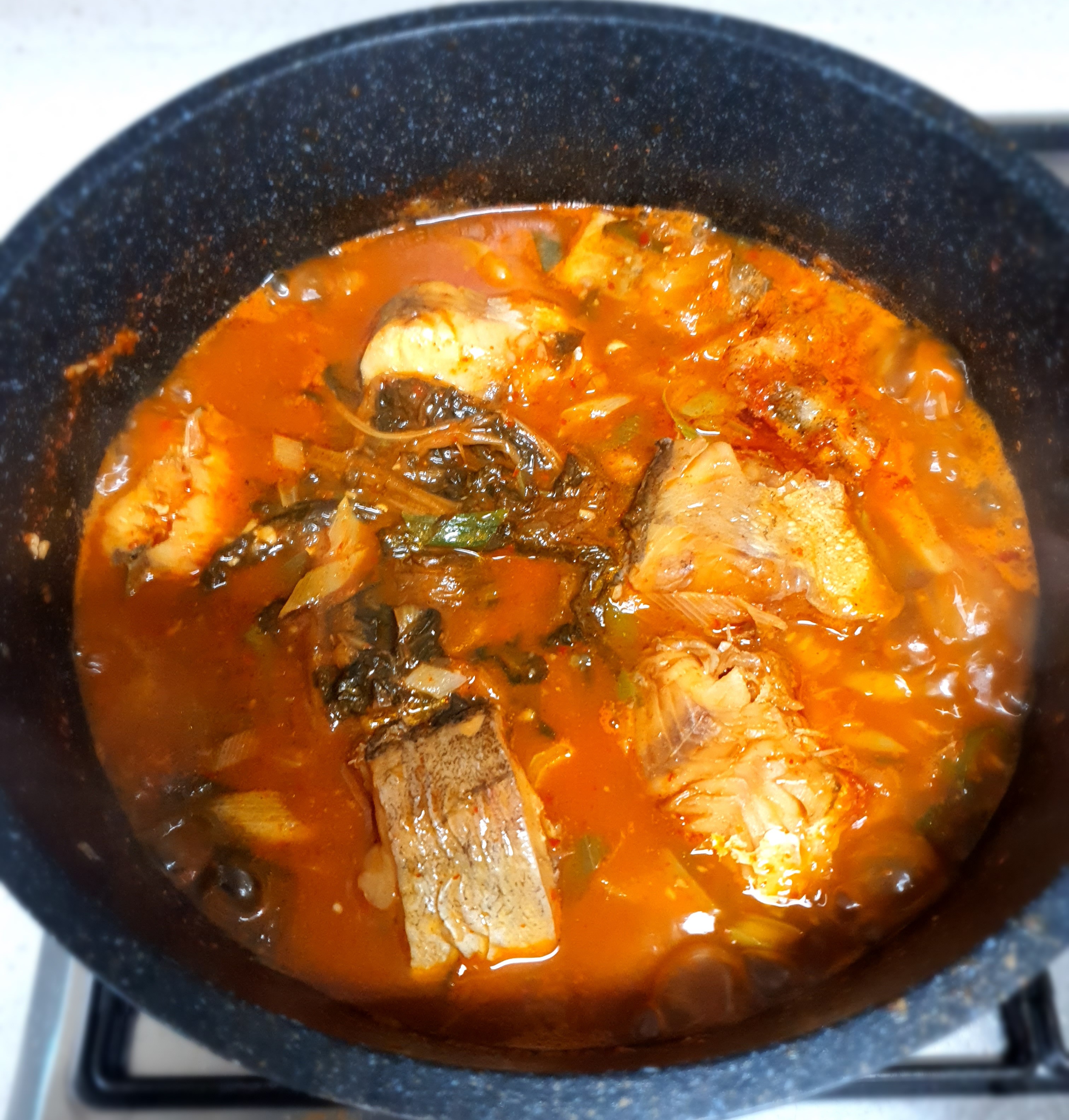 보글보글-끓입니다.