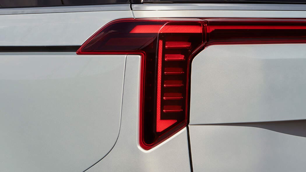 2025 카니발 제원과 가격 - 2024 카니발 비교 분석