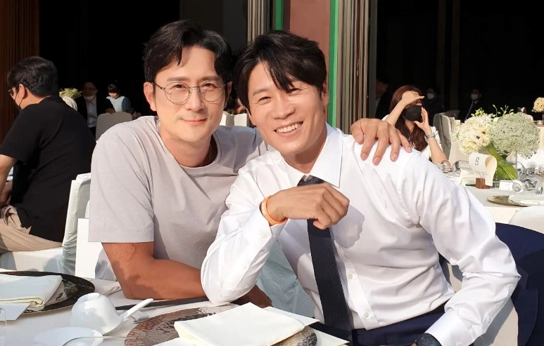 드라마 카지노 출연 배우들과 범죄도시 출연진들과 함께한 순간