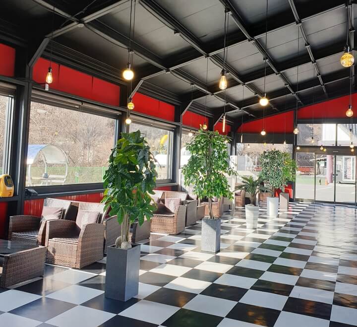 백운당제빵소의-내부가-매우-넓고-앉을-자리도-많다