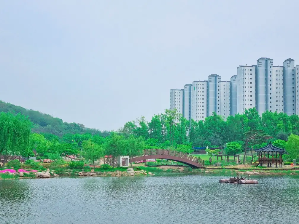 아이와 가기 좋은 곳 - 5월의 장미가 기다려지는 도심 속 김포호수공원