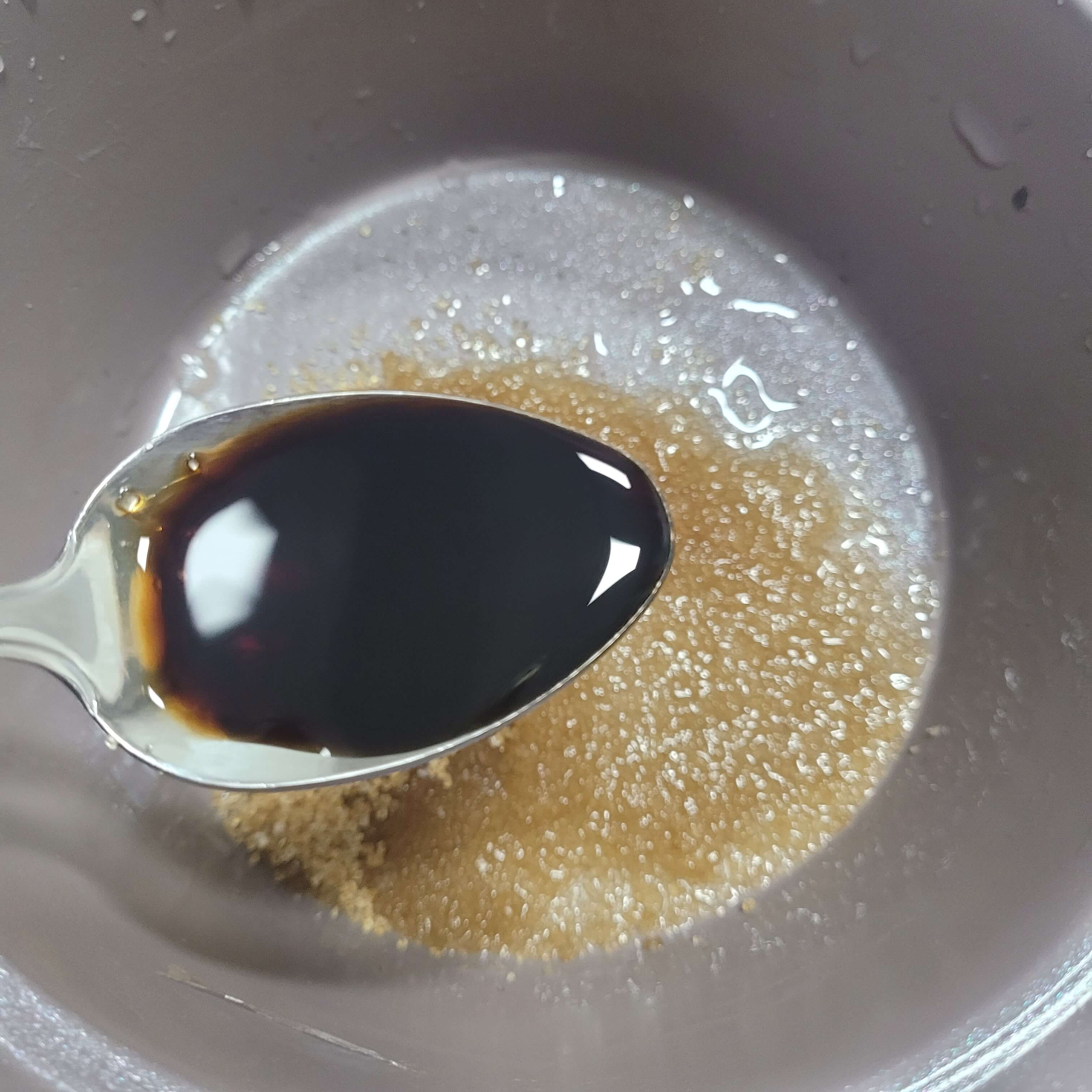 진간장 1숟가락 반