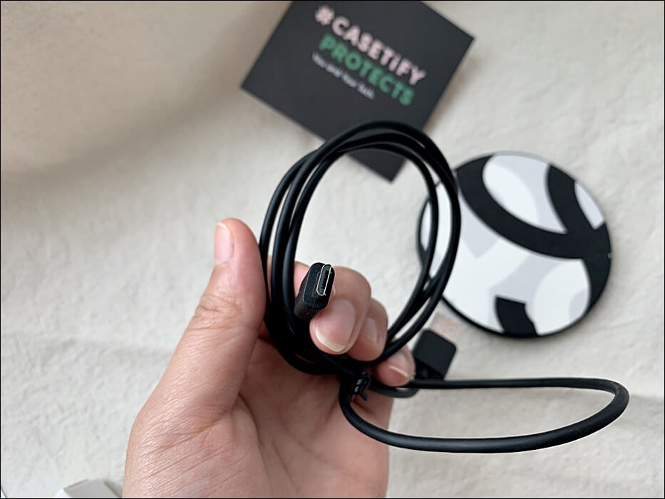 핸드폰 무선 충전기 추천: Casetify 루피 와이어리스 차저