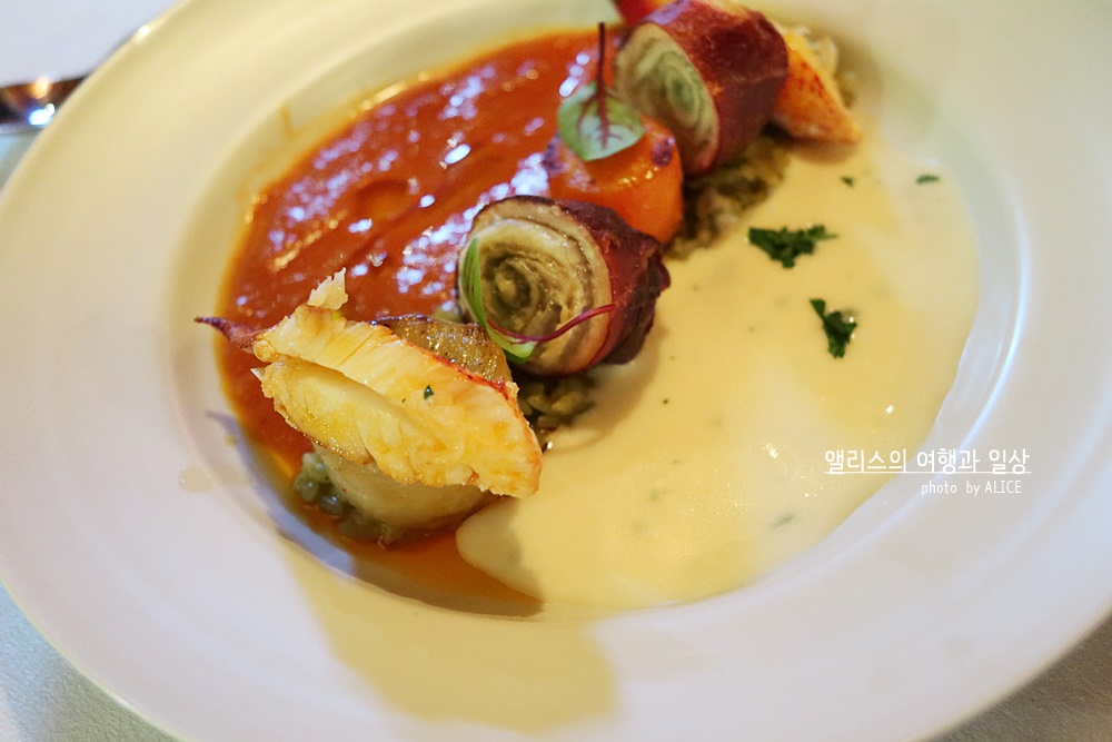 제주 전통 5성급 호텔 씨에스 다이닝 레스토랑 크리스마스 특별한 코스메뉴