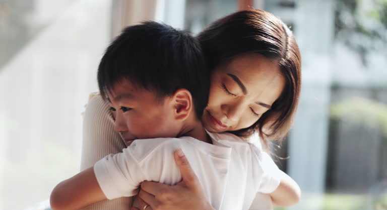 가족과 주변인의 대처법 은 경청하고 공감하는 태도가 필요합니다