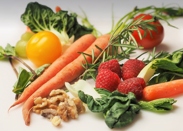 요즘 뜨는 건강트렌드 (홈트레이닝, 간헐적단식, 클린이팅)