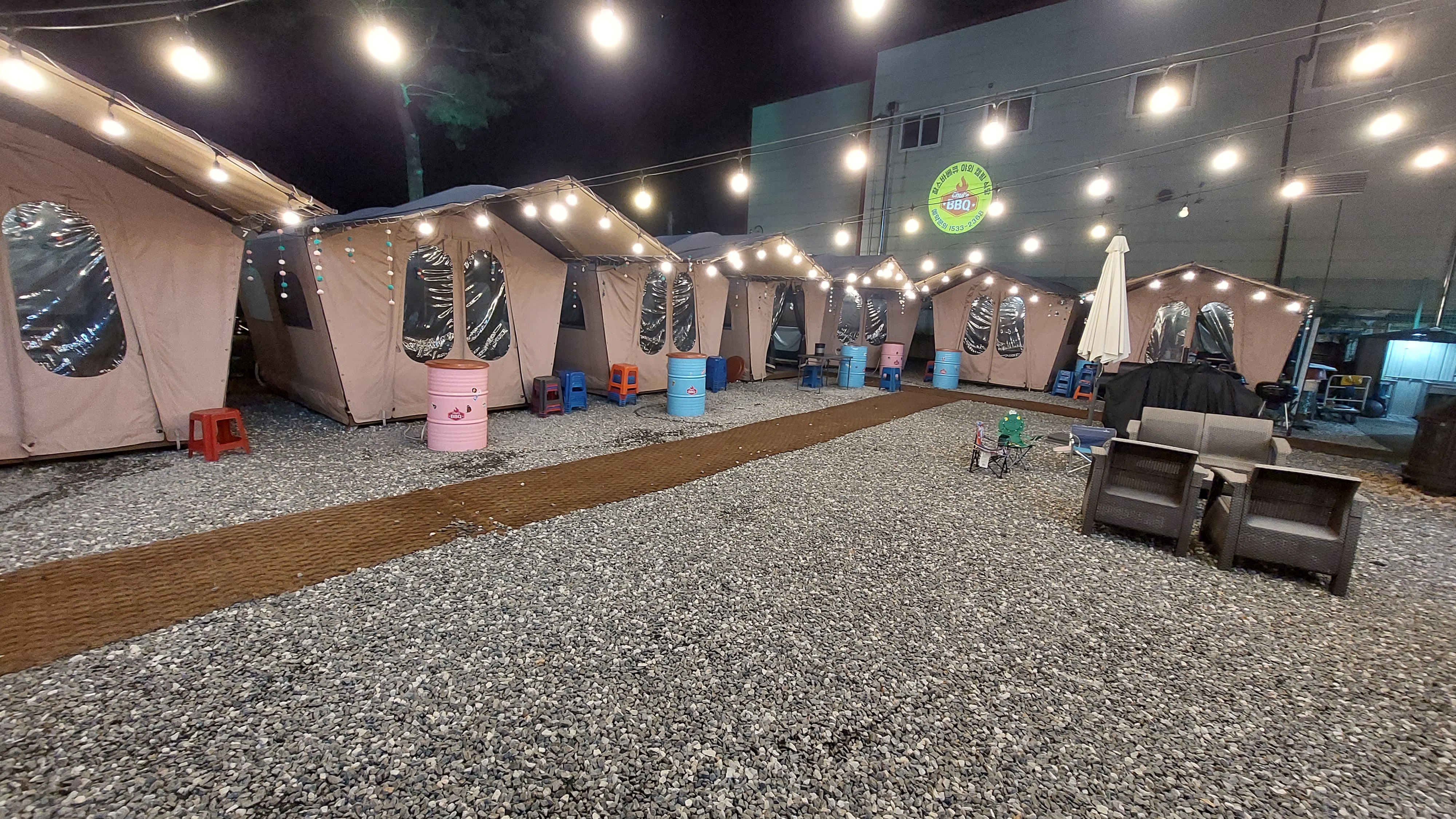 찰스바베큐 전경