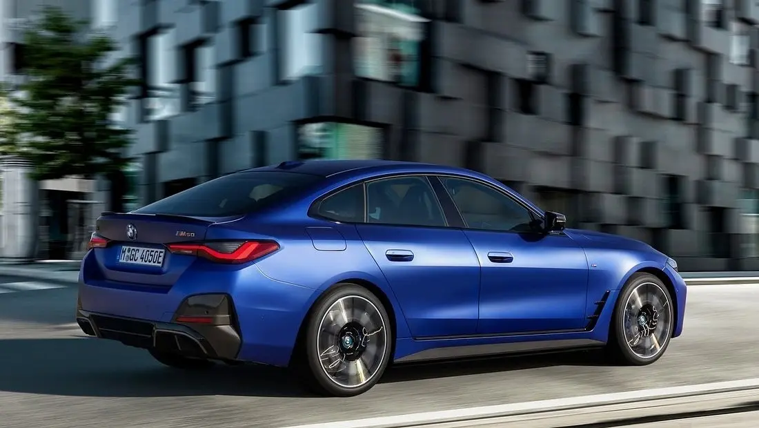 BMW i4 가격 실구매가 모의견적 제원 옵션 카탈로그 내부 색상 디자인 인테리어 편의사양 안전사양 전기차 지원금 총정리