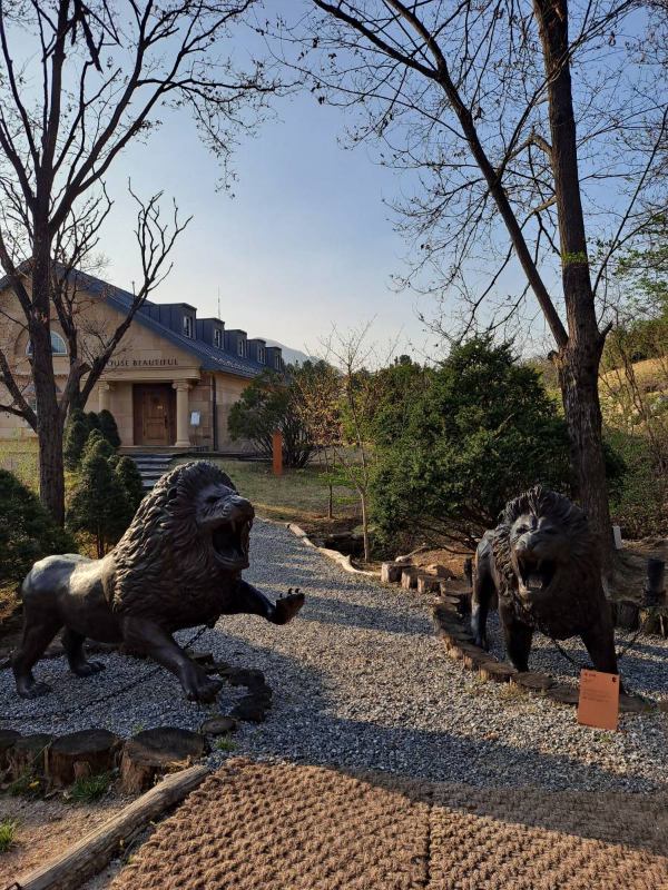 순례길 두 사자