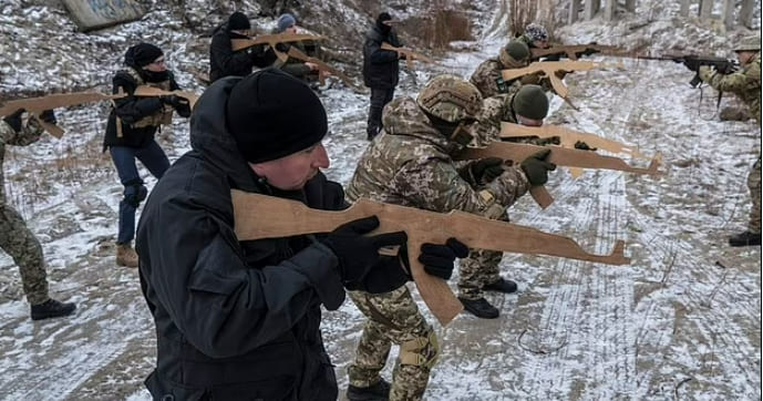 영국, 러시아 전쟁 억지 위해 우크라이나에 군대 보내 VIDEO:British troops are sent to Ukraine: Hi-tech weapons and 'training personnel' are dispatched ..