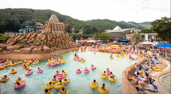 오션월드 야외 수영장 모습