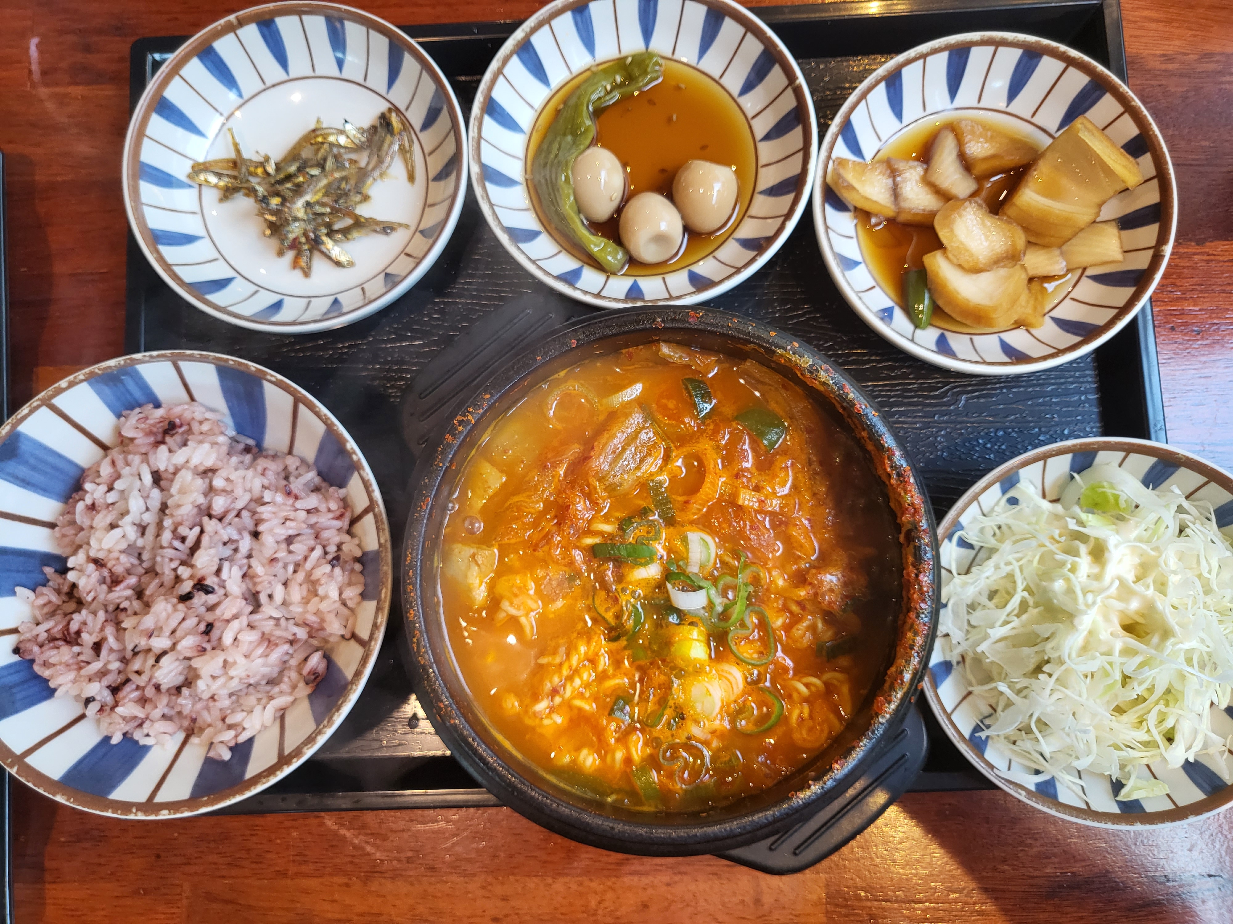 고니돈육 - 김치찌개