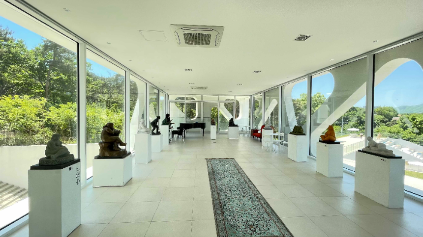 양평 갤러리 카페 카포레 1층 전시장