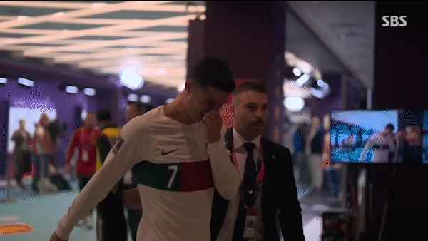 호날두의 눈물, 은퇴하나?