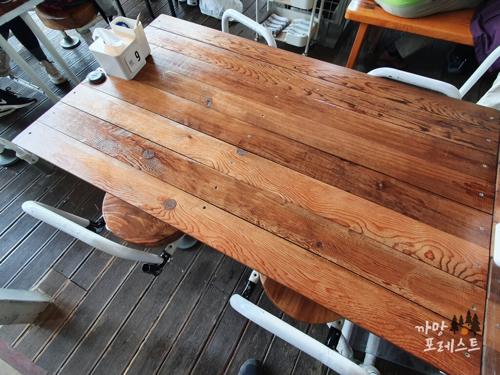 청계산 리숨두부 테이블