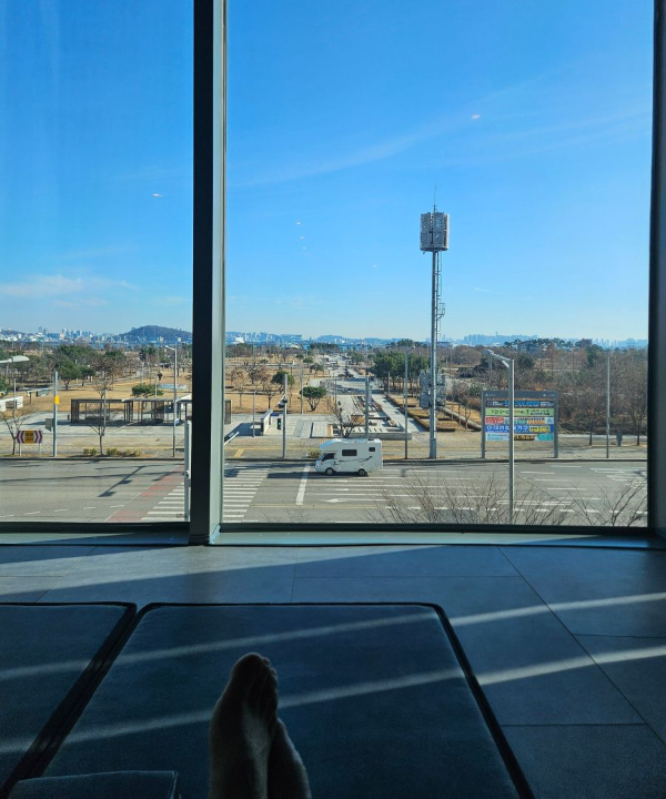 찜질방에서 바라본 바깥배경