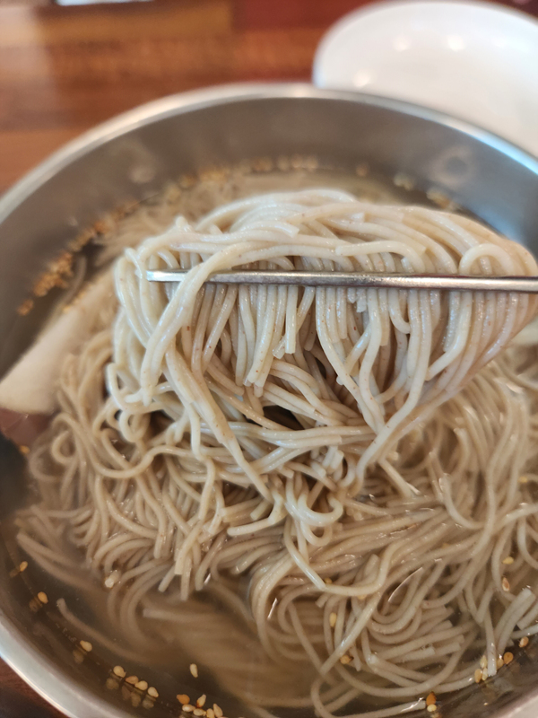 평양냉면_속_면