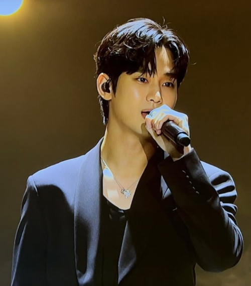 김수현 인스타그램