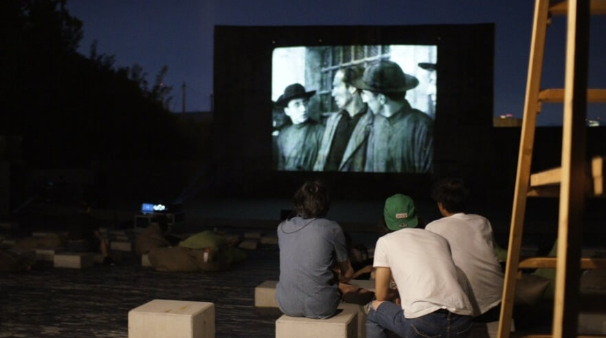 탱크박스 산속 영화관 사진