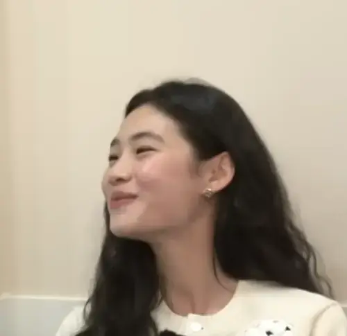 오징어게임-정호연-배우-사진