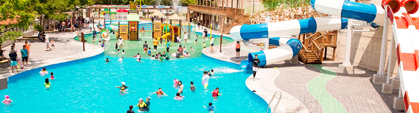 가마미 아쿠아월드 야외 수영장 전경