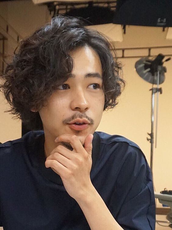 남자 긴머리