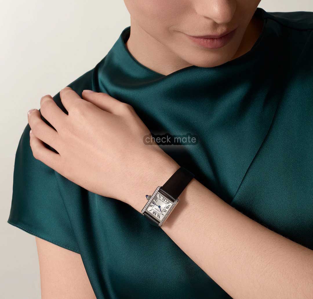 까르띠에 탱크 머스트 착용