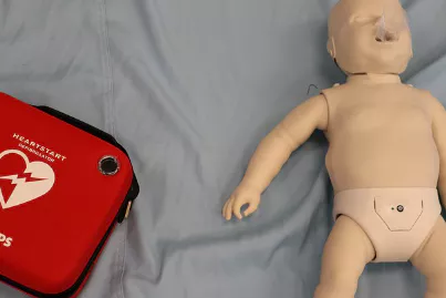 심폐소생술-순서-CPR-가슴-압박-위치