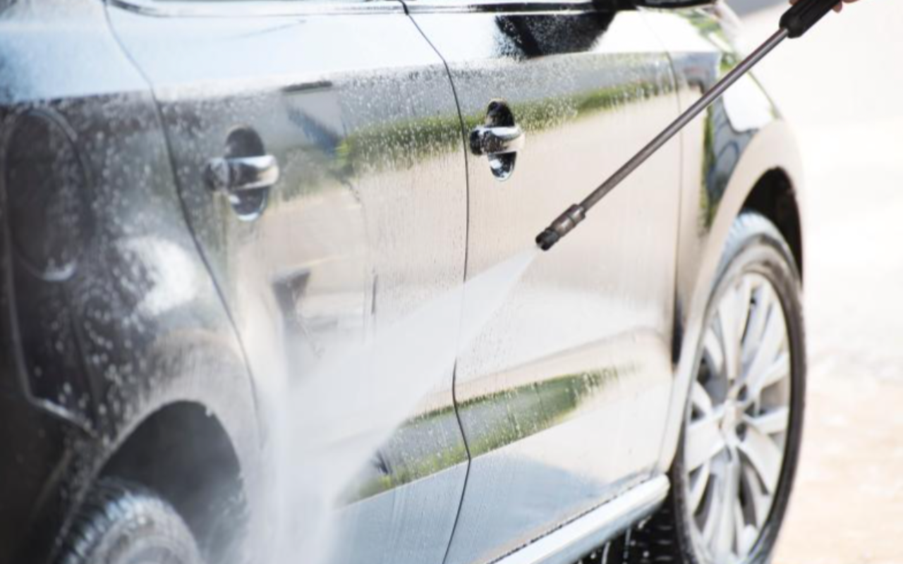 봄철 자동차 세차의 중요성과 올바른 방법