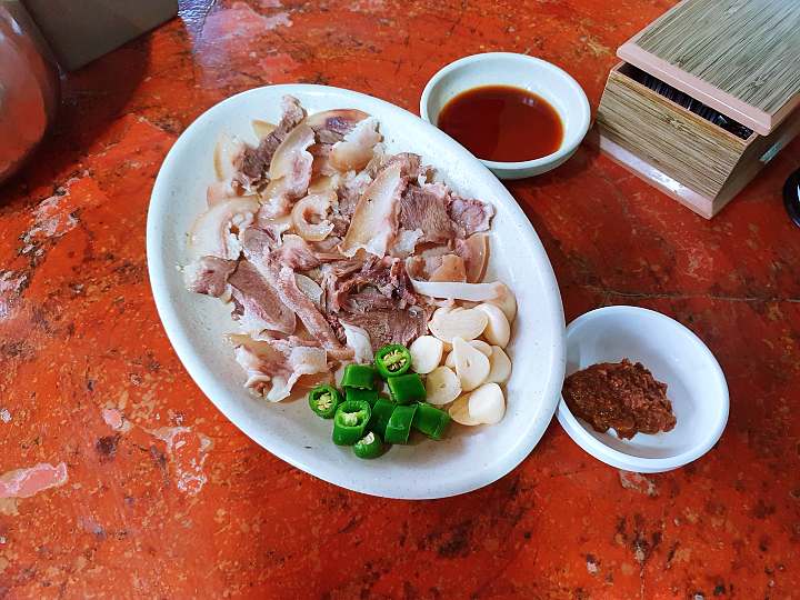 백반기행 조성모 편 곡물 칼국수 발반죽 우리밀 손칼국수 소머리수육 해물파전 경주 맛집 소개
