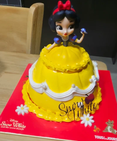 백설공주 애플&amp;망고 케이크-실물 사진