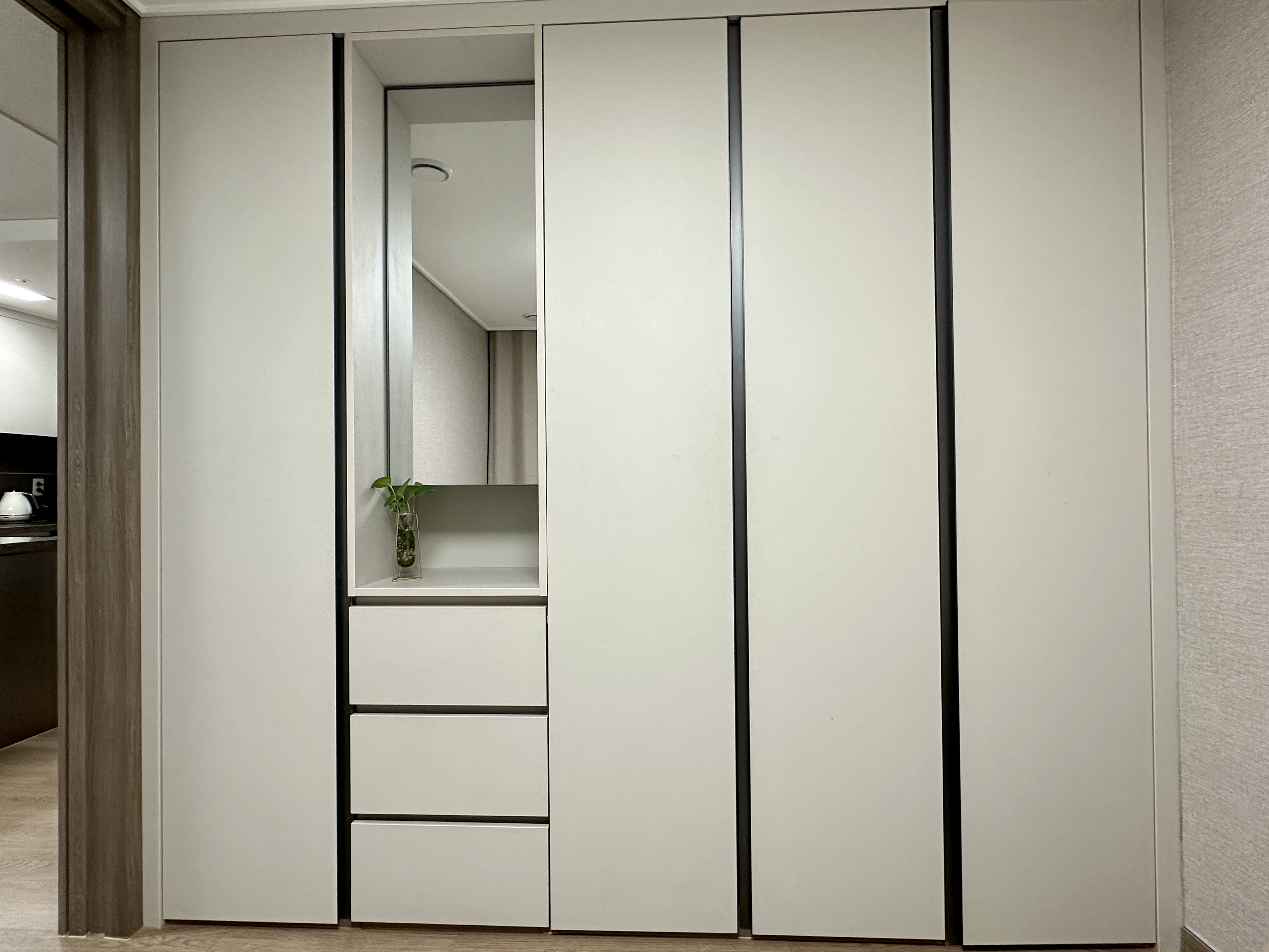 광안리 에어비앤비 서랍장