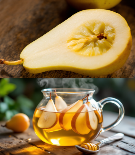 따뜻한 배차가 담긴 유리 주전자와 꿀 한 스푼