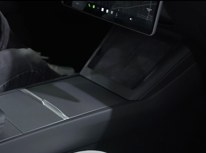 금속 핸들, 센터콘솔의 모습 2