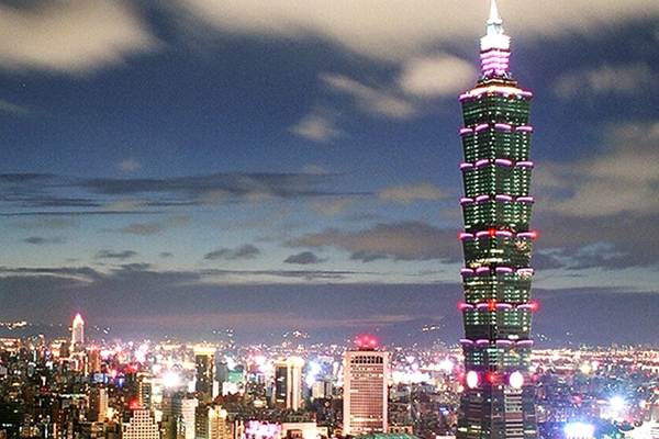 대만 타이페이에서 혼자 여행하는 여성