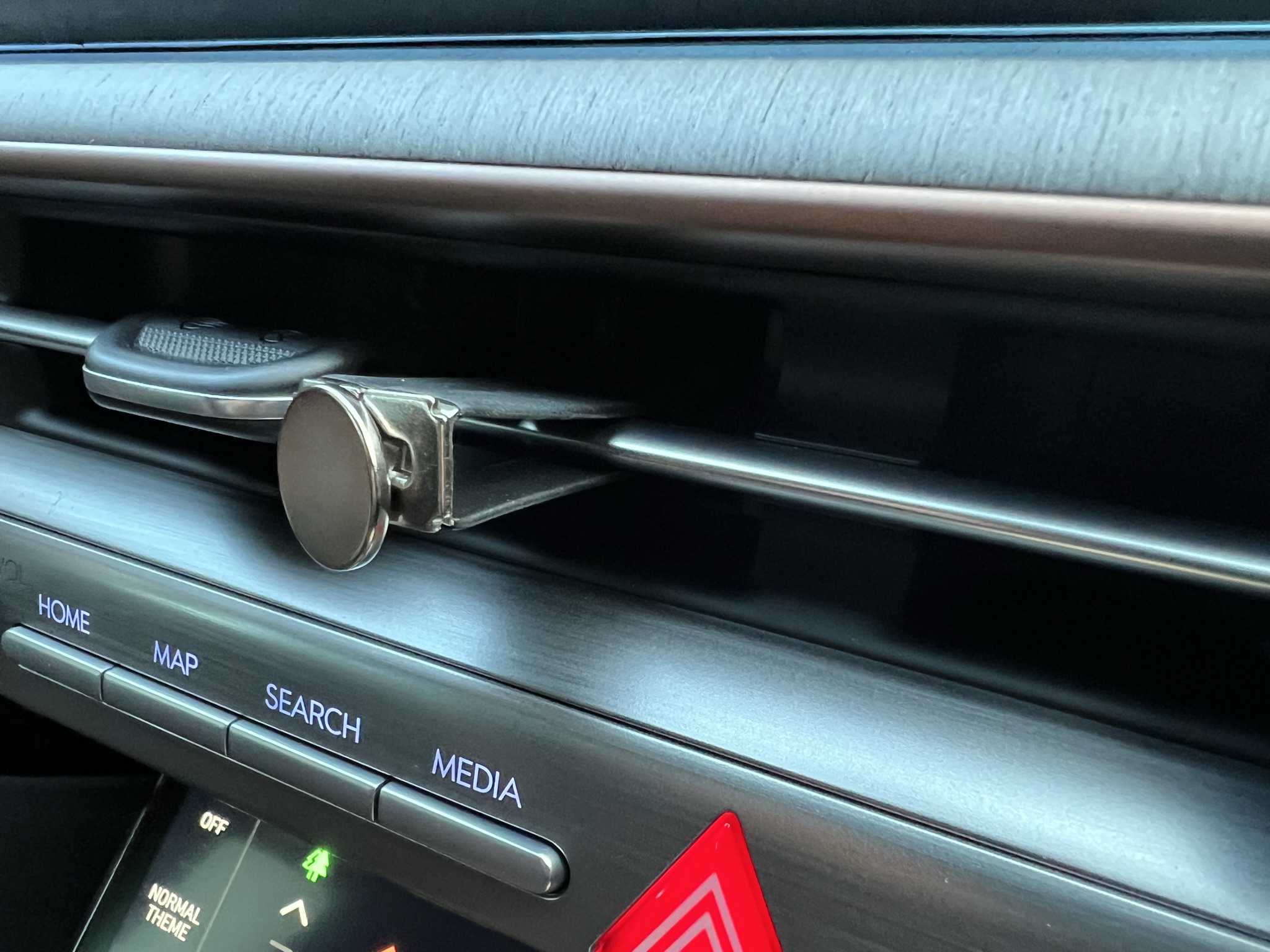 아쿠아디파르마-차량용방향제-송풍구-클립